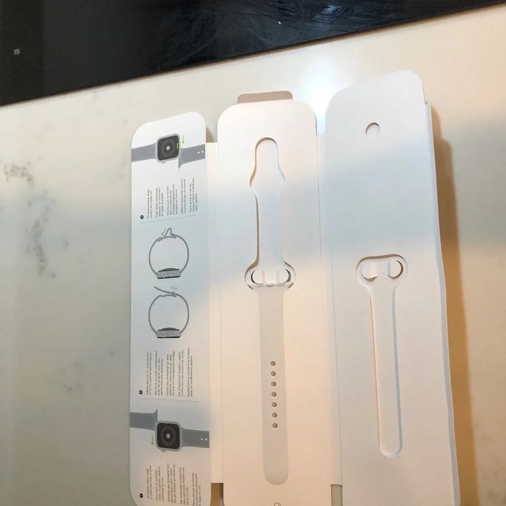 Fitbit Versa - Picture 2 of 7